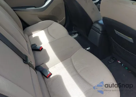 2015 Hyundai Elantra Se z USA, uszkodzony, nr VIN KMHDH4AE6FU236211